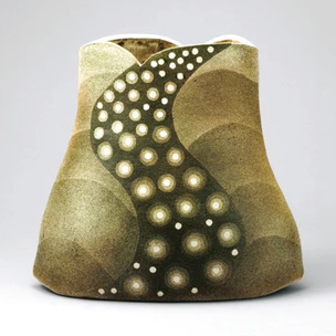 加藤亮太郎 花入　polygon 加藤亮太郎 花入 polygon 加藤亮太郎 織部花入 – 窯と土～Kama-