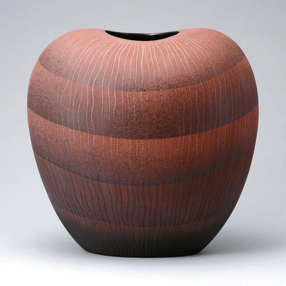 Flower Vessel with Color Painting and Line Decoration