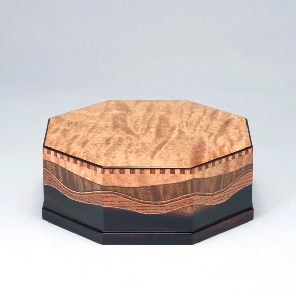 Octagonal Box of Maple Wood with Inlay Finished in Wiped Urushi