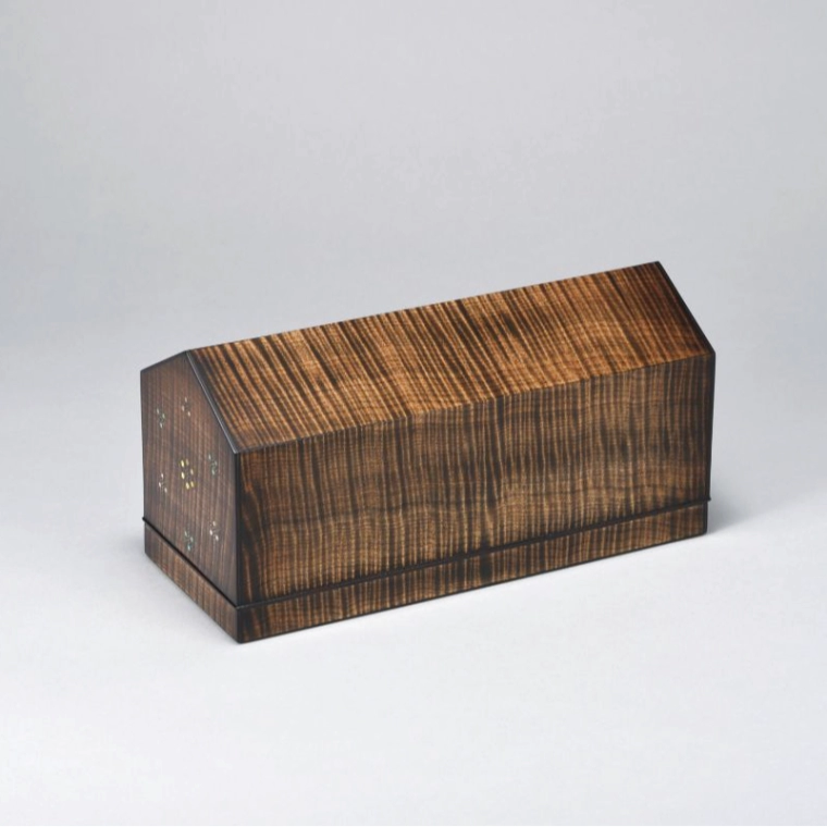 photo Box of Maple Wood with Inlay Decoration Finished in Wiped Urushi