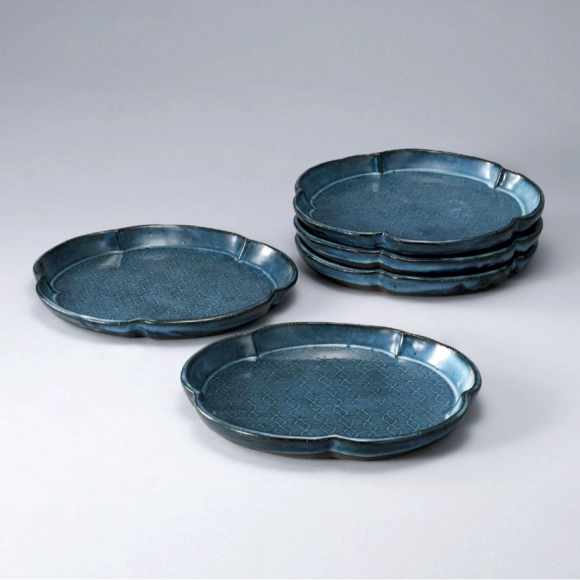 Set of Straw Ash Glazed Flat Bowls with Flower Design