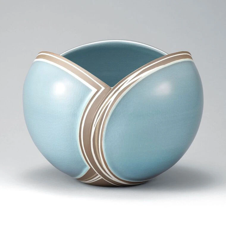 photo Flower Vessel with celadon glaze and inlay decoration