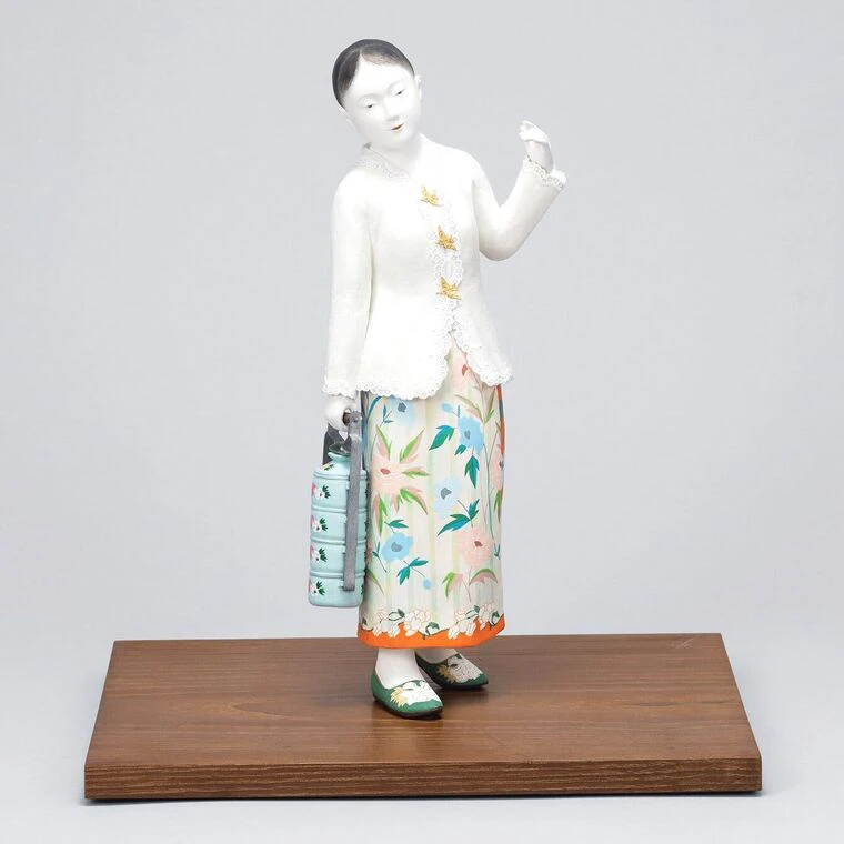 photo Ceramic Sculpture with Polychromy "Warm Spring"