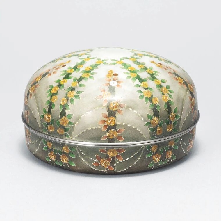 photo 有線七宝蓋物「空、高く」