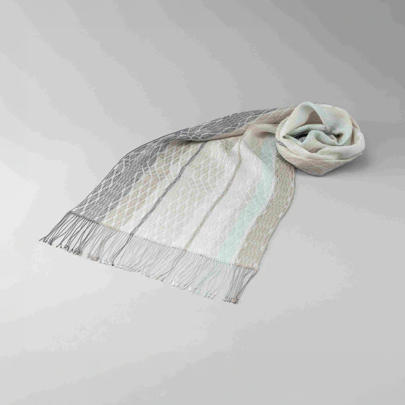 Shawl with Ukiori (Floating Weave)