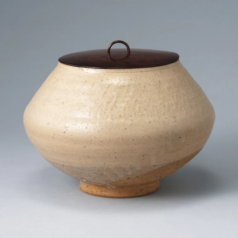 photo Karatsu Fresh Water Jar with Tataki (Beaten) Pattern
