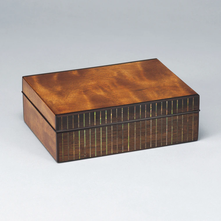 photo Personal Box with Castor Aralia, Black Persimmon Wood, Wiped Urushi and Inlay