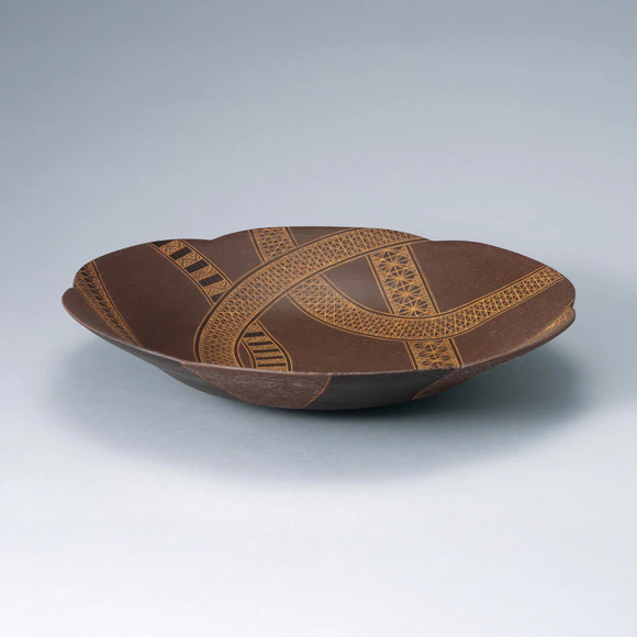 Flower-shaped Black Glaze Bowl with Inlay