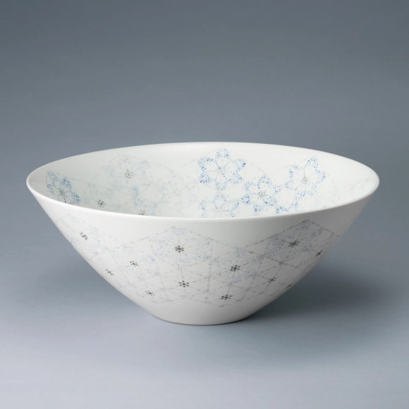 White Porcelain Bowl with Overglaze and Underglaze Decoration