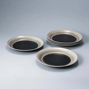 Set of Plates with Wara-sumi Ash Glaze and Kanna (Chisel) Marks