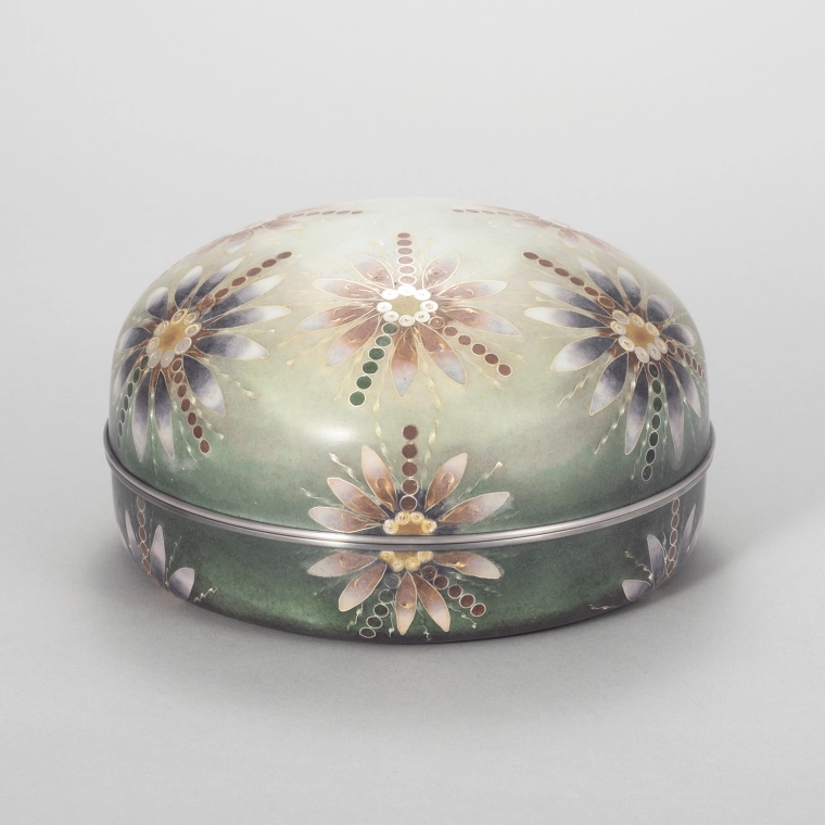 photo Cloisonne Covered Vessel "Floral Pattern"