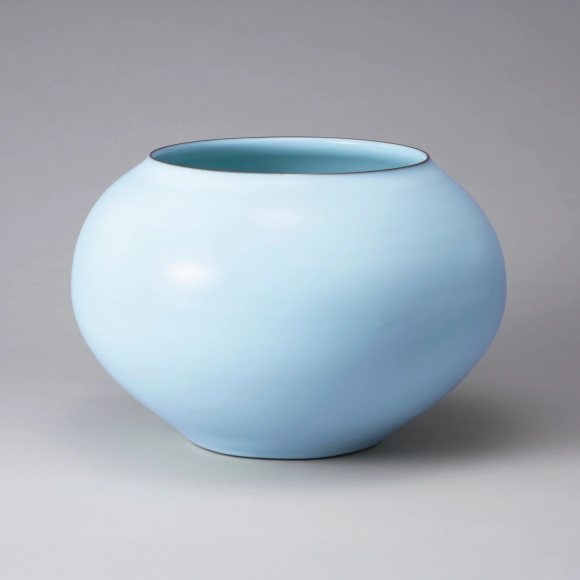Nakano Jar with Moon White Glaze