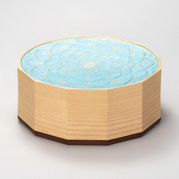 Coffer with Design in Kirikane "Emerald Mirror"