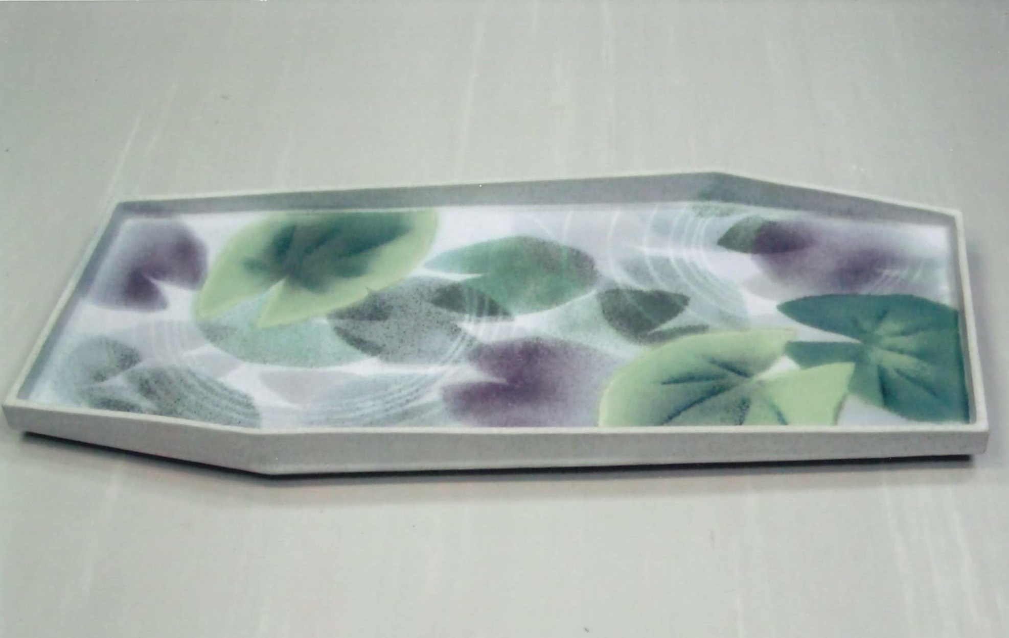photo Square Dish with Glaze in Kakewake Style and Water Lily Design