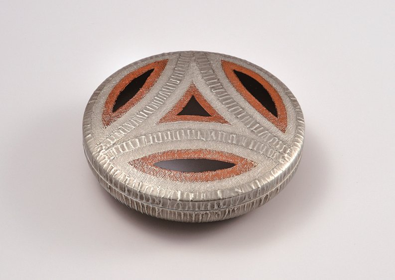 photo Silver Incense Container with Design in Inlay