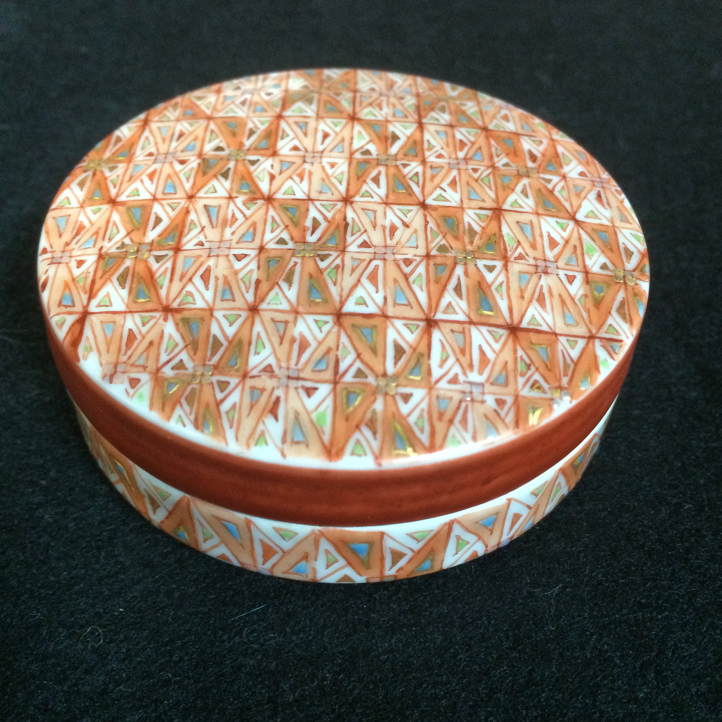photo Incense Container with Geometric Design in Overglaze Red Enamel and Gold Painting