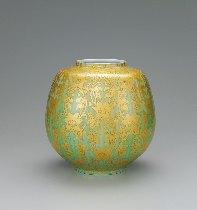 photo Jar with Chintz-like Design in Underglaze Gold