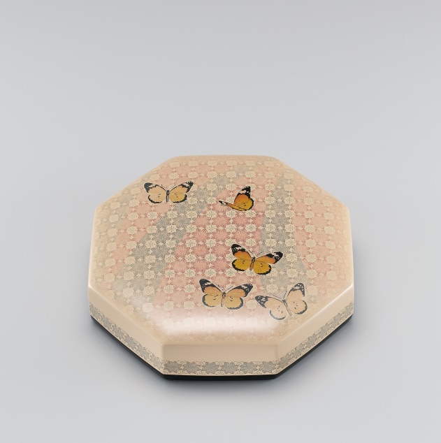 photo Octagonal Food Container of Rantai with Design in Kinma "Butterfly"