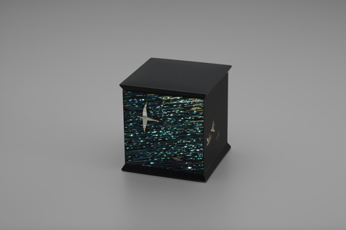 photo Box with Design in Irokirigai "Swift Wind"
