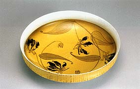 写真：銀彩鉢「グロリオサ・リリー」